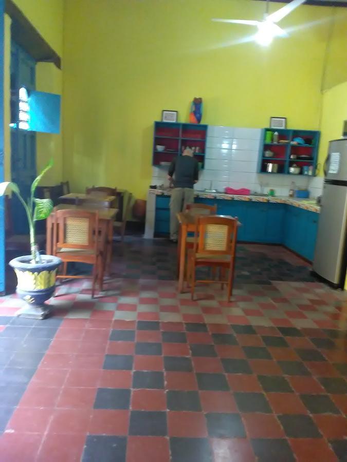 Hostal Casa Ivana Leon Exterior photo