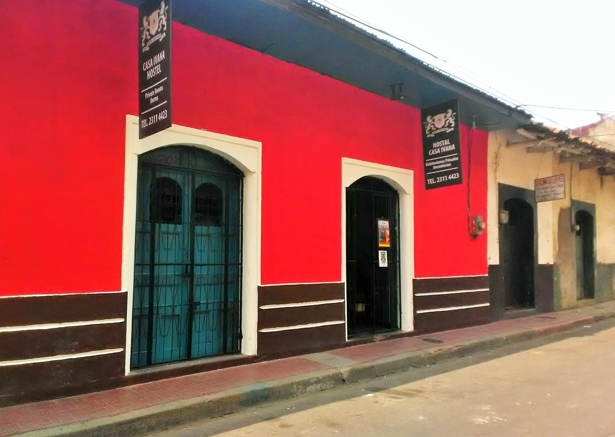 Hostal Casa Ivana Leon Exterior photo