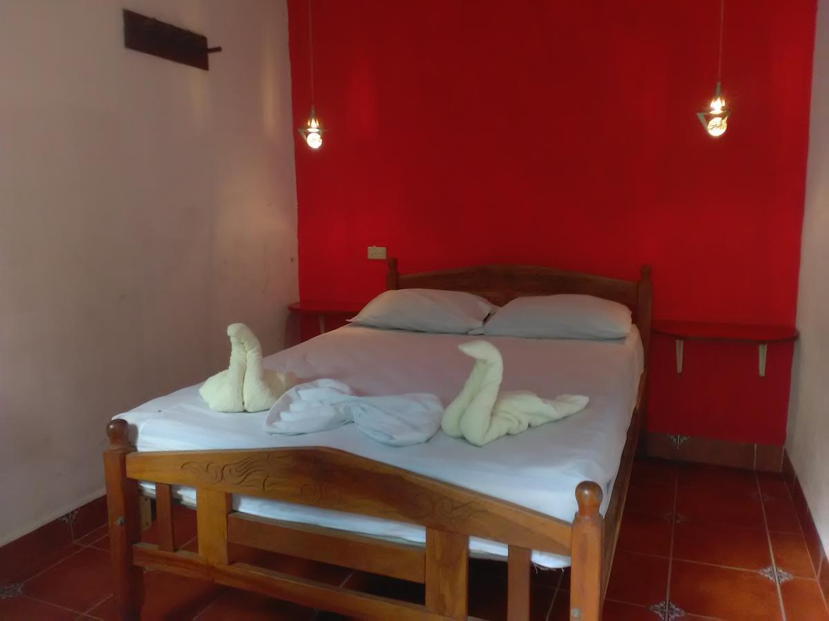 Hostal Casa Ivana Leon Exterior photo