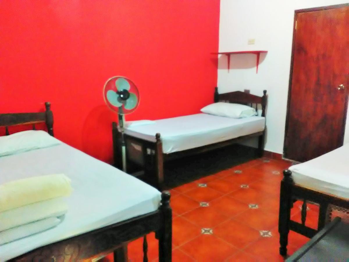 Hostal Casa Ivana Leon Exterior photo