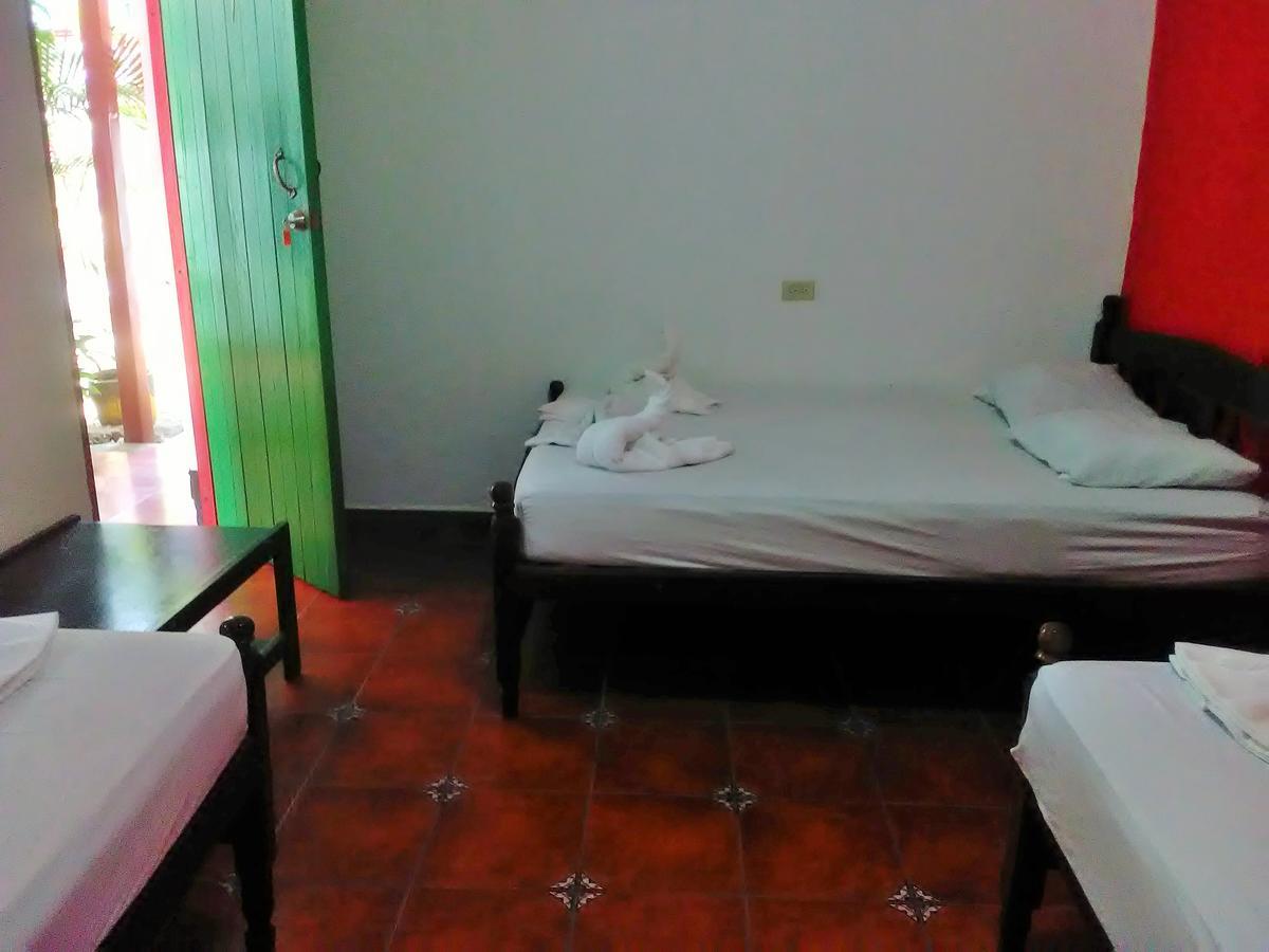 Hostal Casa Ivana Leon Exterior photo